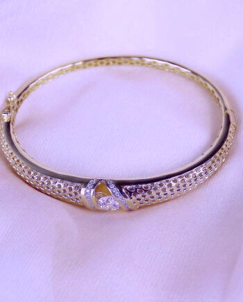 Latest Stylish Cuff Openable Crystal Bracelet